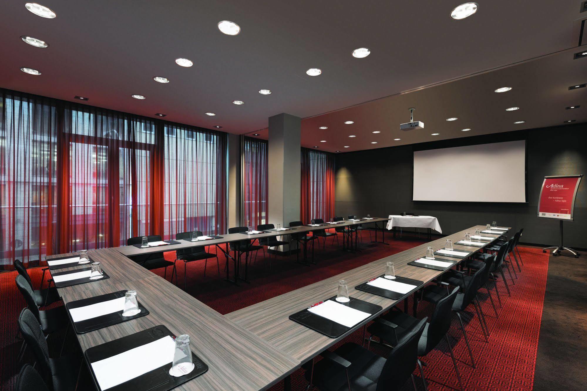 Aparthotel Adina Frankfurt Neue Oper 4*