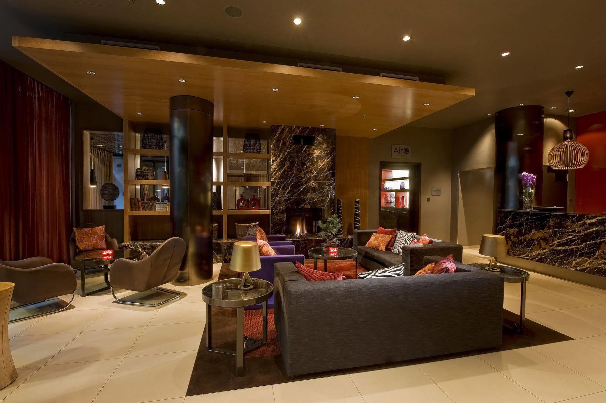 Aparthotel Adina Frankfurt Neue Oper 4*