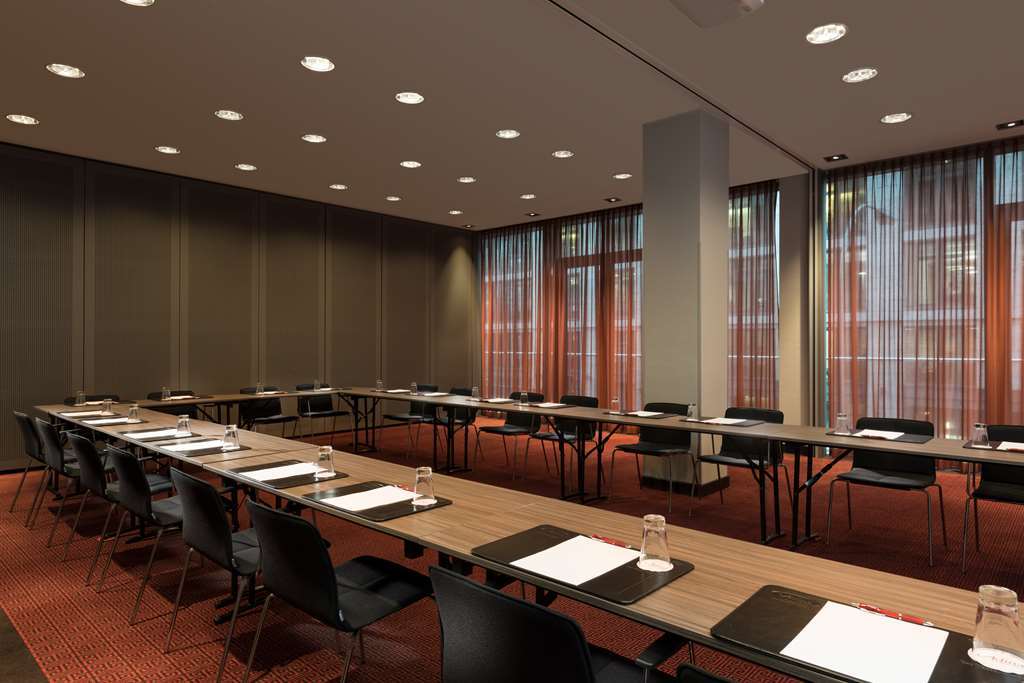 Aparthotel Adina Frankfurt Neue Oper